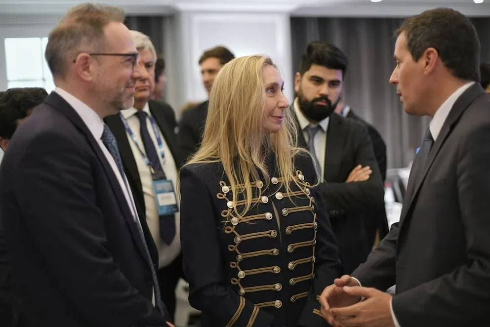 Karina Milei encabezó una ronda de negocios en Francia para impulsar exportaciones de langostinos y vieiras - imagen de origen