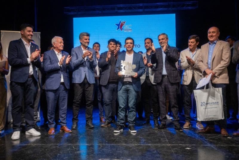 Orgullo provincial: un joven empresario de Entre Ríos se ubicó en el podio nacional del Reconocimiento Empresario Joven Argentino 2026 - Cadena Entrerriana 96.5MHz LRS 798 - imagen de origen