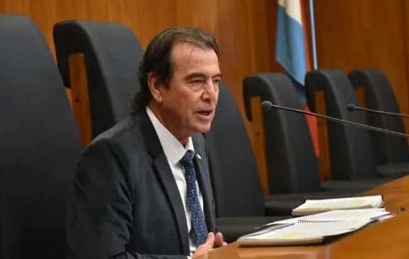 Castrillón no descarta postularse a gobernador si la Ficha Limpia margina a los principales referentes del PJ - imagen de origen