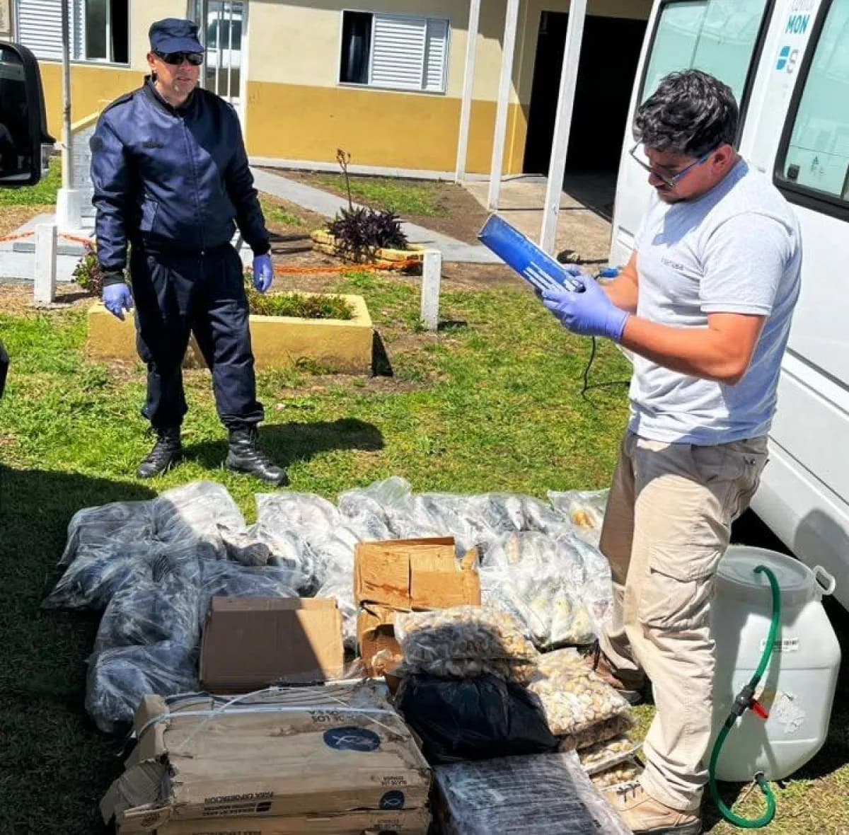 Se detectaron 200 kilos de pescados de mar y mariscos transportados de manera irregular en Entre Ríos - imagen de origen
