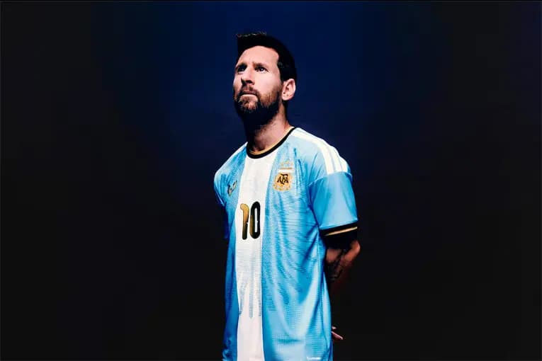 Messi vuelve a casa para su última función: cuándo aterriza y las formaciones que prueba Scaloni - imagen de origen