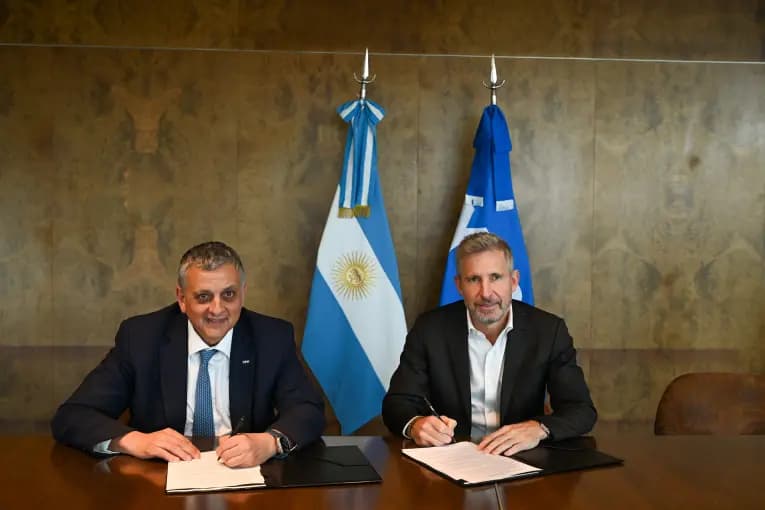 Entre Ríos firmó un acuerdo con YPF para reducir costos logísticos y atraer inversiones - imagen de origen