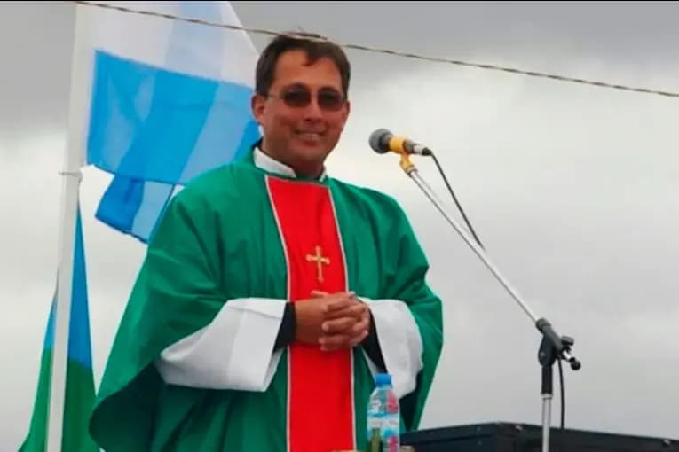 Marcelino Moya reapareció en María Grande y el Arzobispado aclaró que no puede ejercer el ministerio - imagen de origen