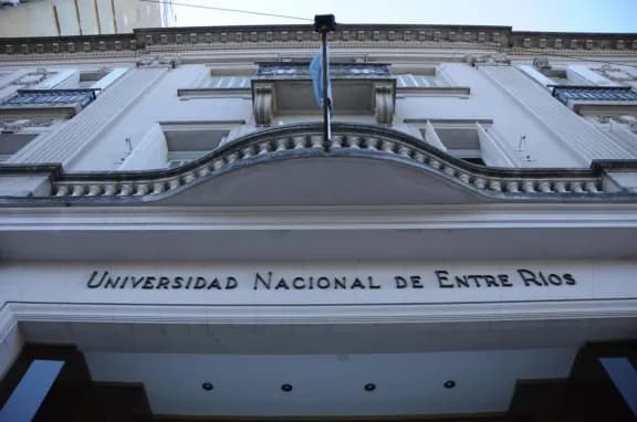 "Sostener la universidad es invertir en el futuro": El mensaje de la UNER a la comunidad y la política entrerriana - imagen de origen
