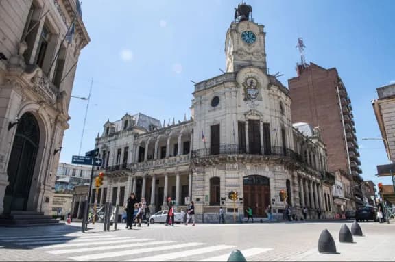 La Municipalidad de Paraná abonará los haberes de septiembre con un incremento del 3,5% - imagen de origen