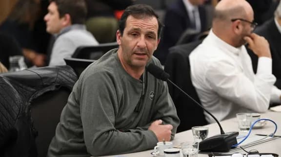 Trabajadores despedidos de Granja Tres Arroyos y UniónBat en Diputados: “Hablamos de gente que no está comiendo” - imagen de origen