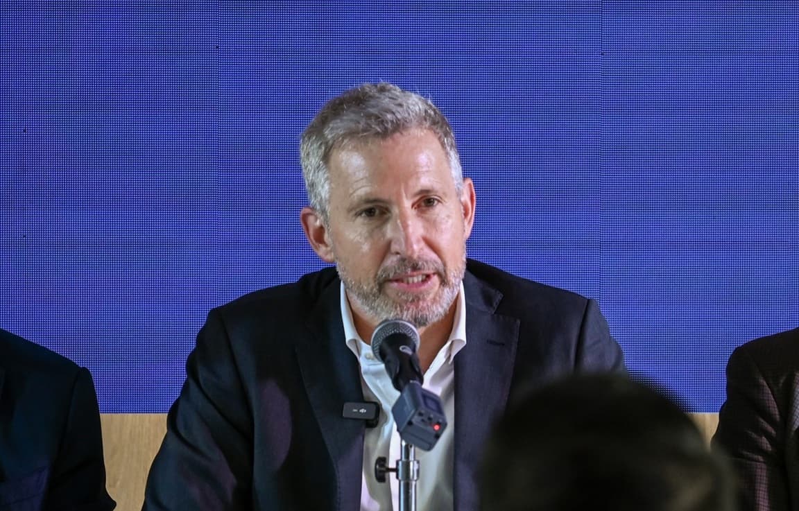 En París, Frigerio busca seducir a "quienes están buscando oportunidades para invertir" - Dos Florines - imagen de origen