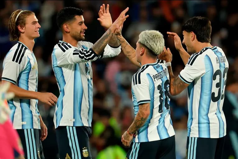 Argentina goleó 4-0 a Bolivia en el Kempes y volvió al triunfo - imagen de origen