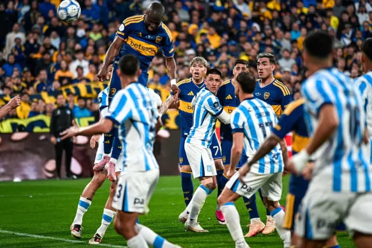 Boca protagonizó una remontada épica ante Racing y avanzó a semifinales de la Copa Argentina - imagen de origen