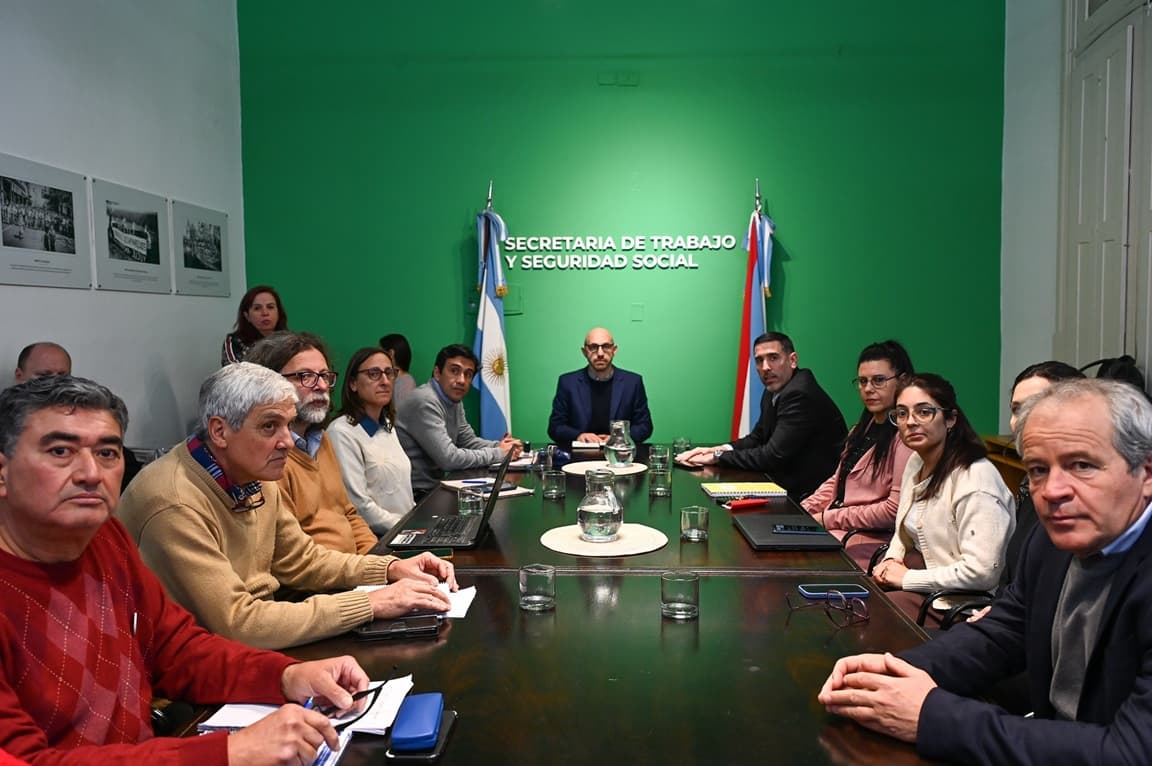 El Gobierno ofreció 7% de recomposición salarial escalonada a los docentes de Entre Ríos - Dos Florines - imagen de origen