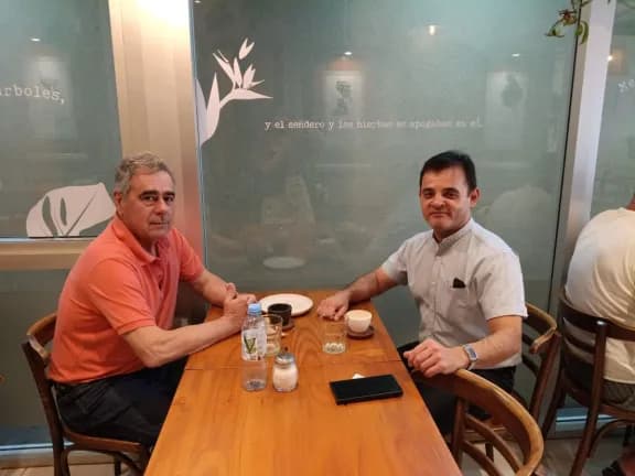 Dos dirigentes radicales se plantan y coinciden en fortalecer la UCR para recuperar el gobierno de Paraná - imagen de origen