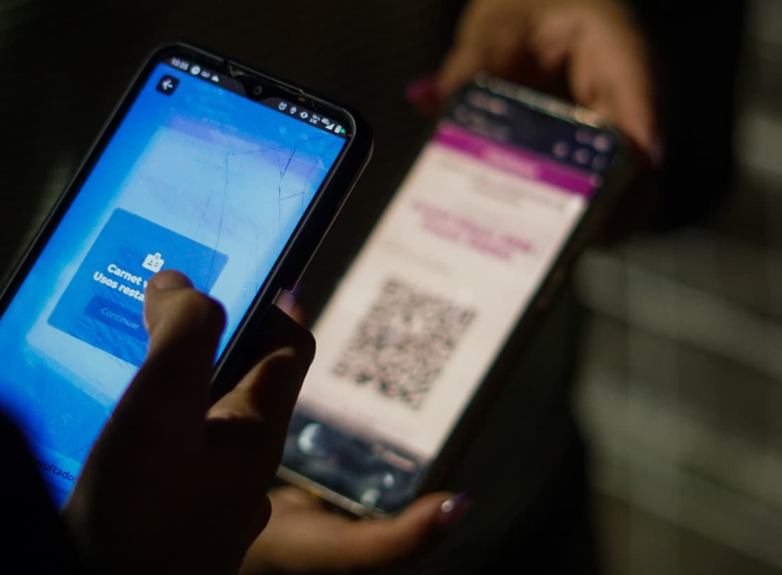 "Sacamos a las instituciones el dolor de cabeza": cómo es un sistema de acreditación para eventos corporativos - Dos Florines - imagen de origen